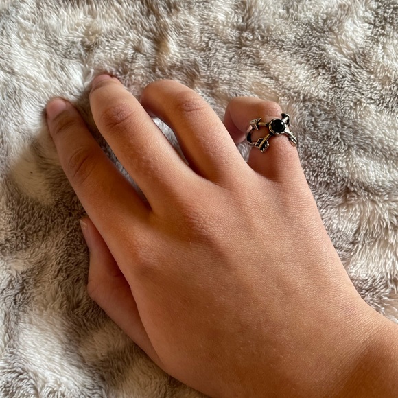 Crossed Arrows Ring ↗️↖️ - Picture 3 of 3